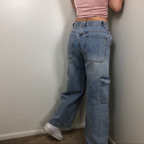 SOLD🛒 LIGHT / MEDIUM WASH TATUM JEANS - Picture 2 of 5